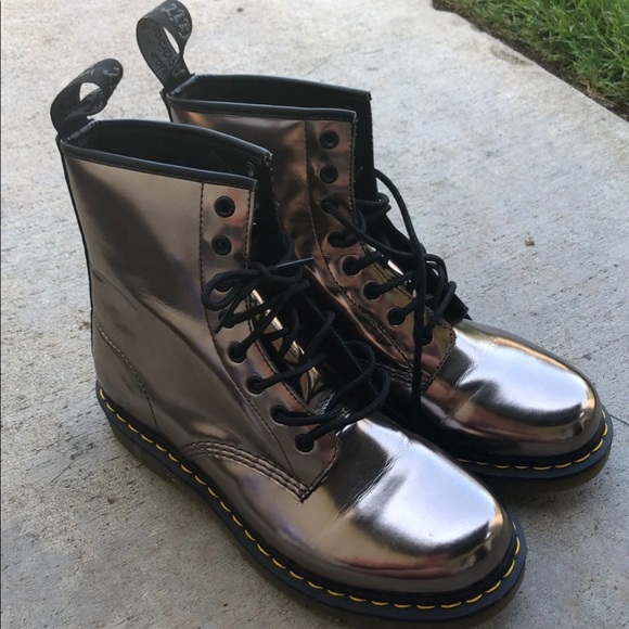 rose gold dr martens